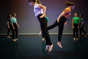 Ateliers Culturels de Nay / Cours de danse contemporaine
